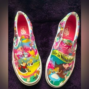 VANS- VERY RARE (Discontinued) Alice In Wonderland - Women’s size 8